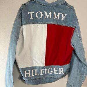 Vintage men’s M Tommy Hilfiger Denim Jacket 90s y2k